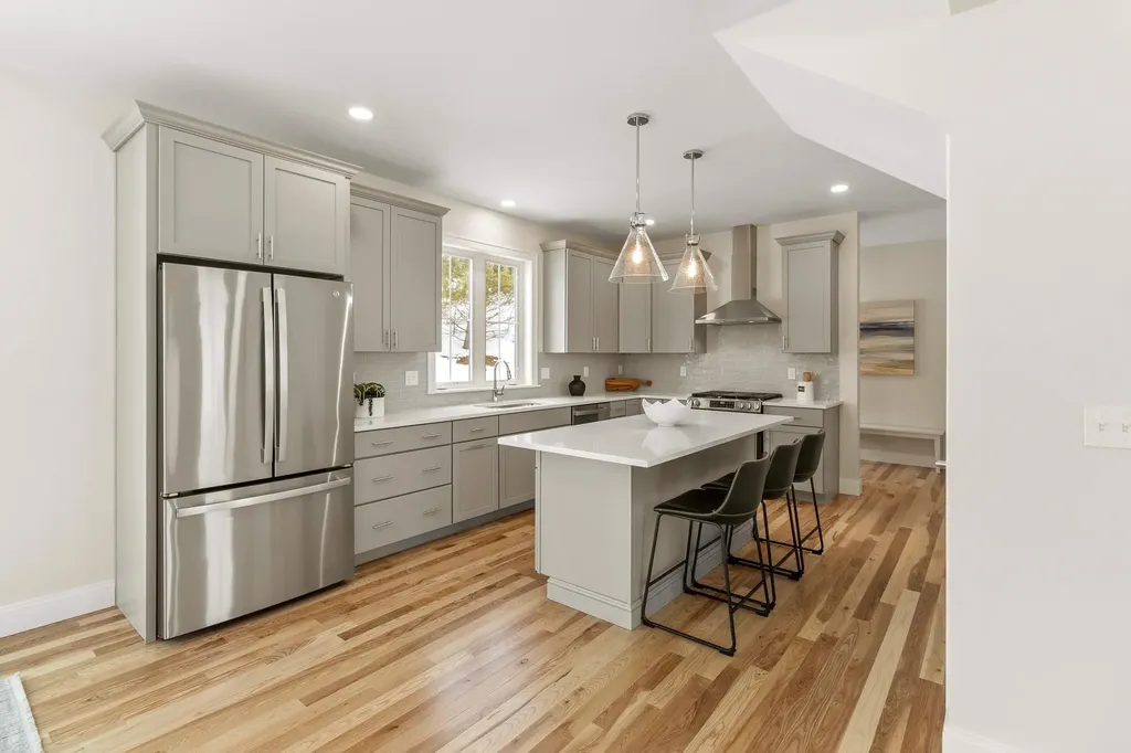 8 Megans Way Epping NH 03042