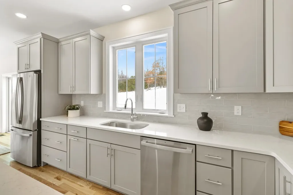 8 Megans Way Epping NH 03042