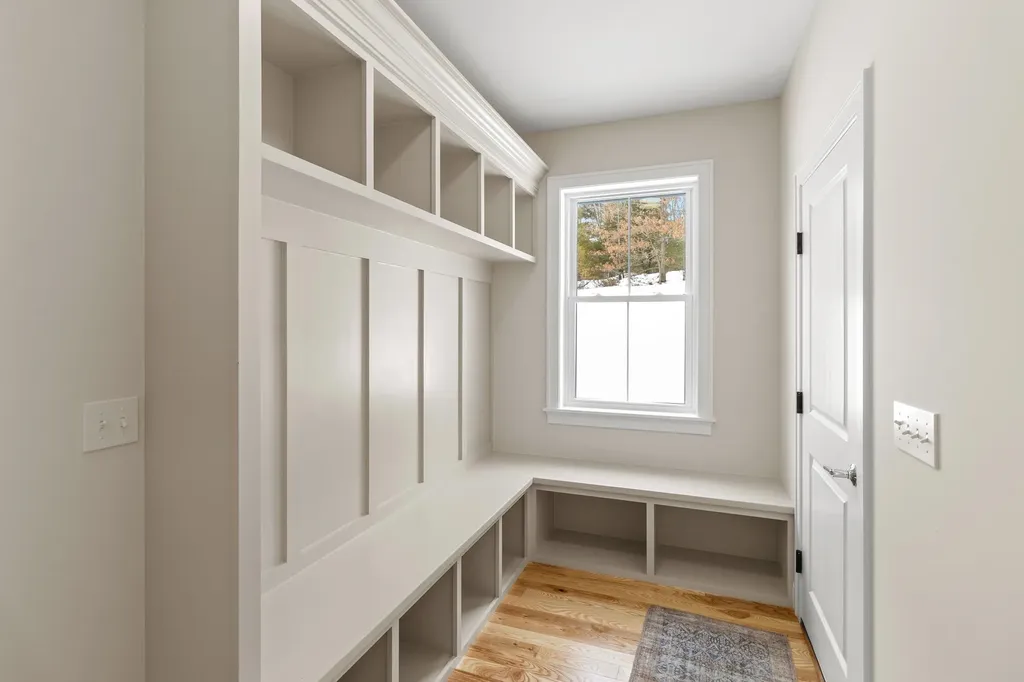 8 Megans Way Epping NH 03042