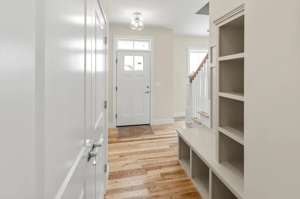 8 Megans Way Epping NH 03042