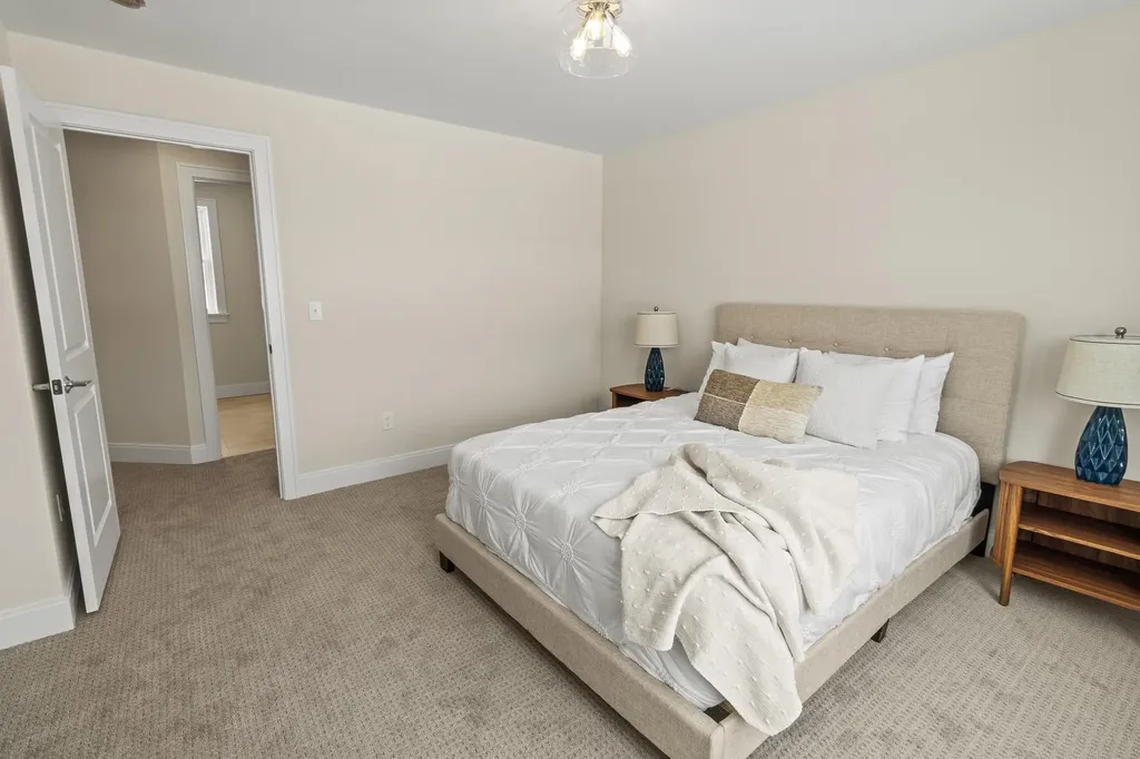 8 Megans Way Epping NH 03042