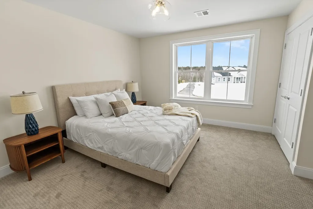 8 Megans Way Epping NH 03042