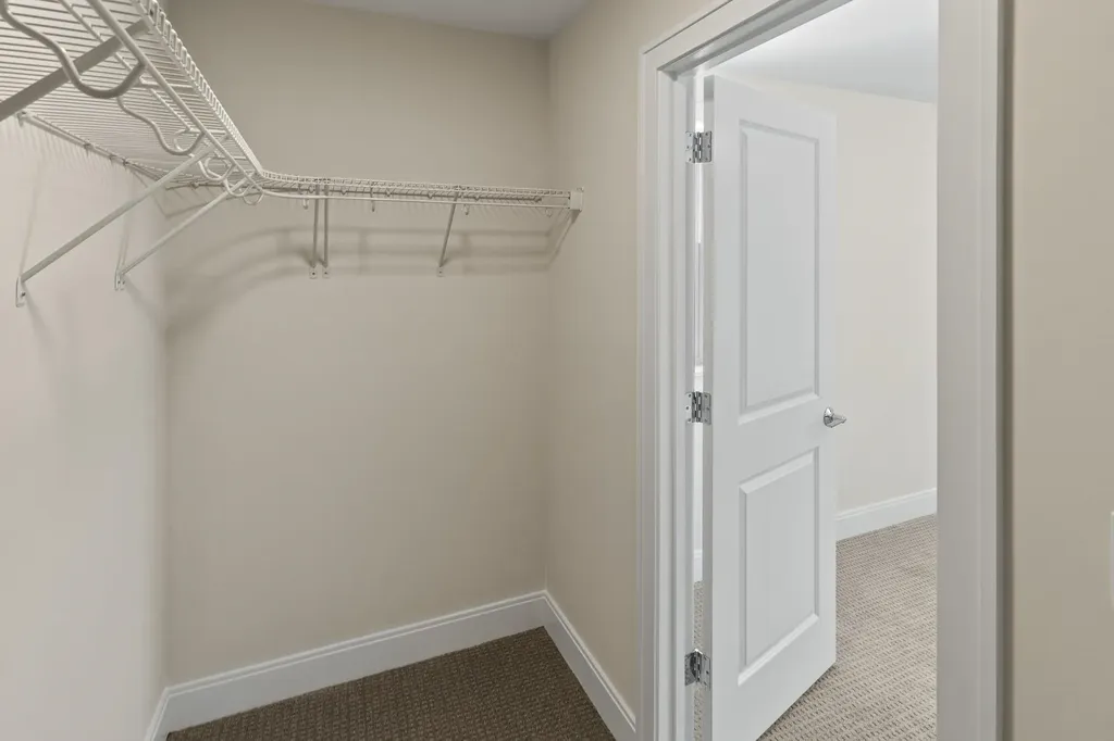 8 Megans Way Epping NH 03042