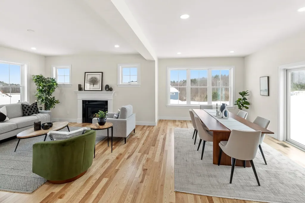 8 Megans Way Epping NH 03042