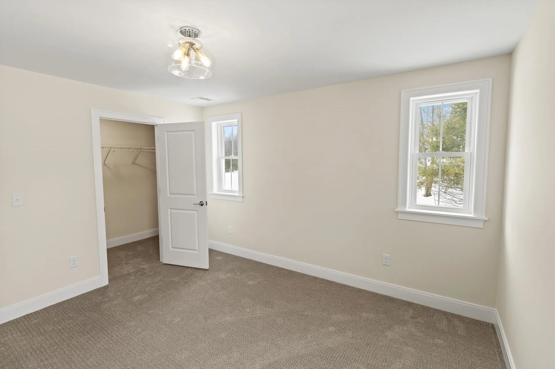 8 Megans Way Epping NH 03042