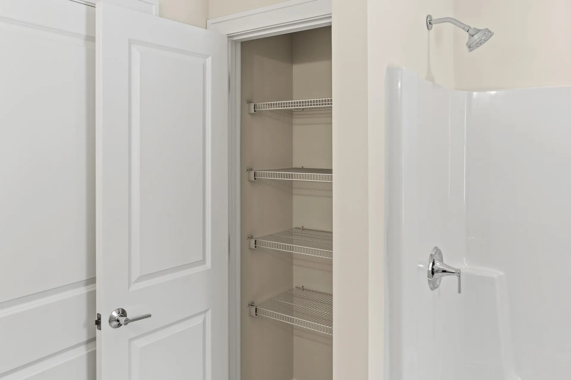 8 Megans Way Epping NH 03042