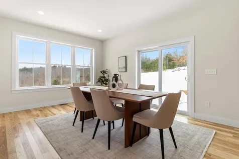 8 Megans Way Epping NH 03042