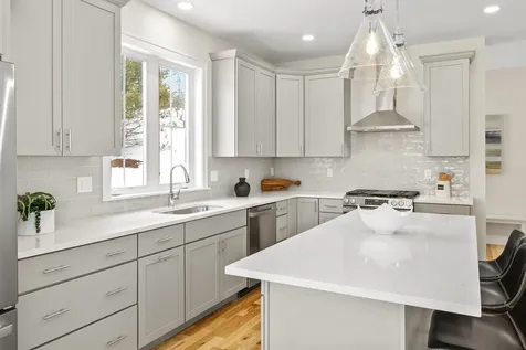 8 Megans Way Epping NH 03042