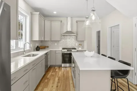 8 Megans Way Epping NH 03042