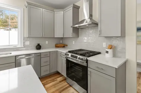 8 Megans Way Epping NH 03042