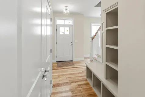 8 Megans Way Epping NH 03042