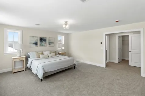 8 Megans Way Epping NH 03042