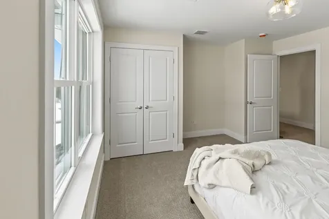 8 Megans Way Epping NH 03042