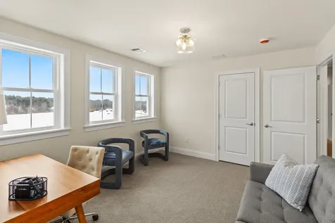 8 Megans Way Epping NH 03042