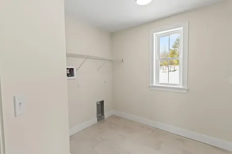 8 Megans Way Epping NH 03042