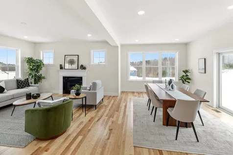 8 Megans Way Epping NH 03042