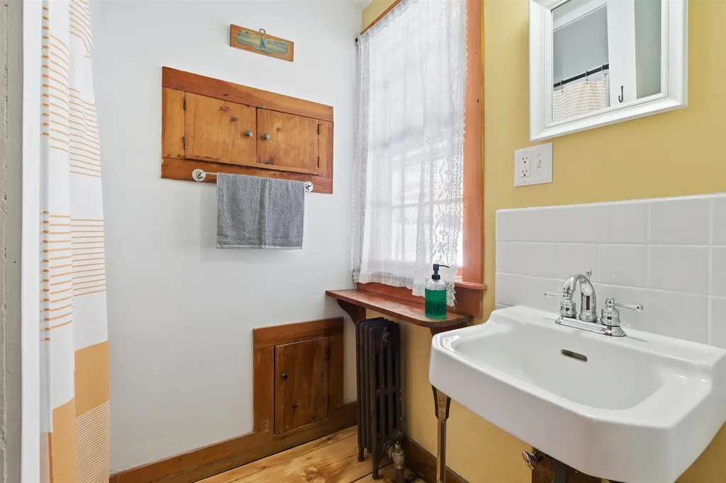 4669 Vermont Route 100 Londonderry VT 05148