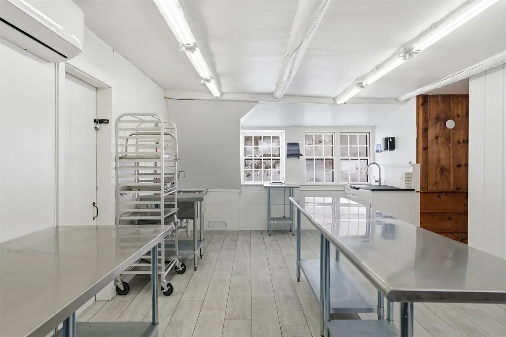 4669 Vermont Route 100 Londonderry VT 05148