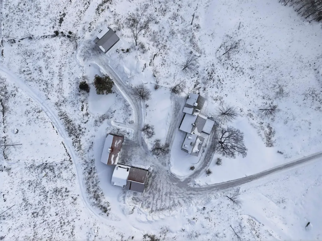 4669 Vermont Route 100 Londonderry VT 05148