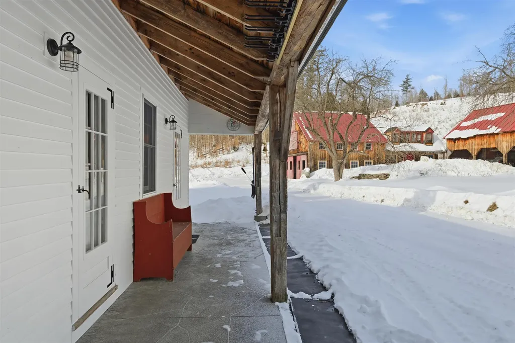 4669 Vermont Route 100 Londonderry VT 05148