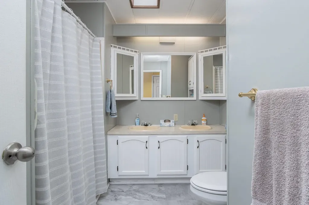 25 Village Drive Raymond NH 03077