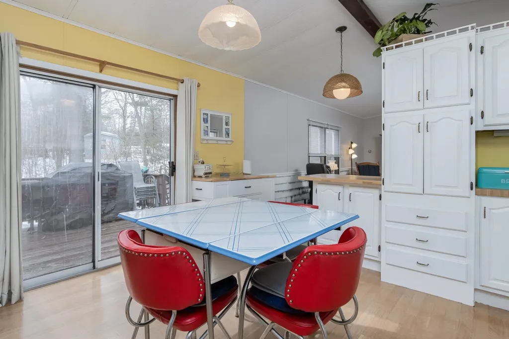 25 Village Drive Raymond NH 03077