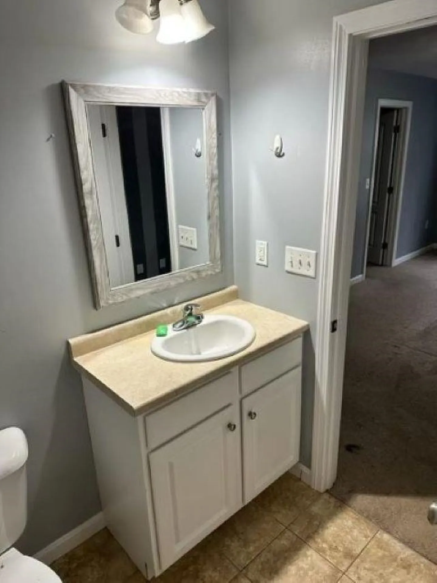 43 Cranberry Way Manchester NH 03109-5962