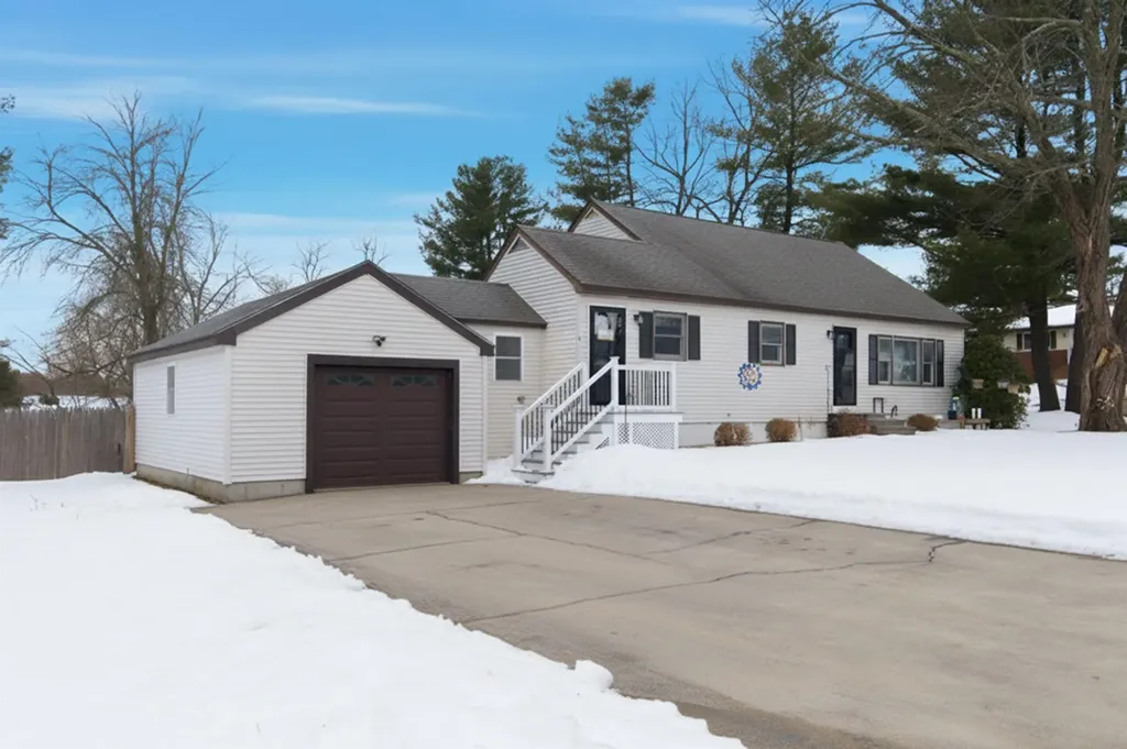 1 Lorraine Street Hudson NH 03051