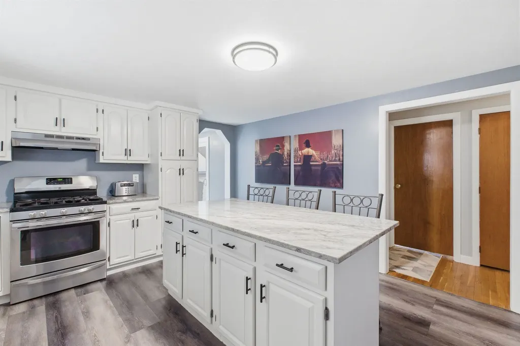 1 Lorraine Street Hudson NH 03051