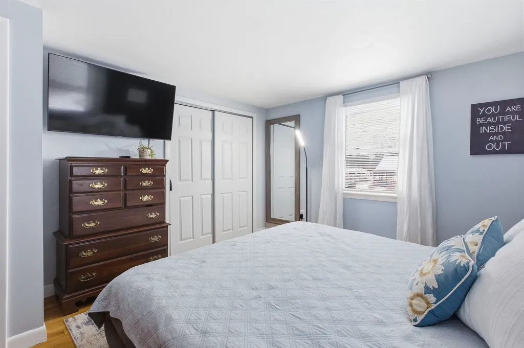 1 Lorraine Street Hudson NH 03051