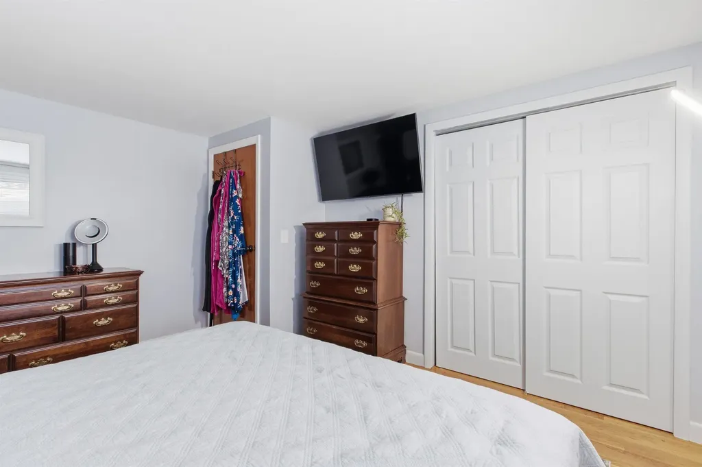 1 Lorraine Street Hudson NH 03051