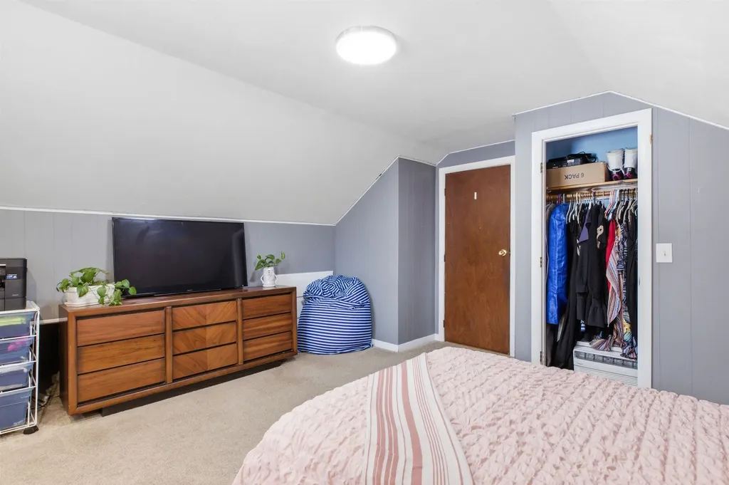 1 Lorraine Street Hudson NH 03051