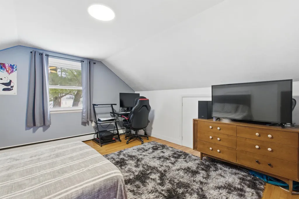 1 Lorraine Street Hudson NH 03051