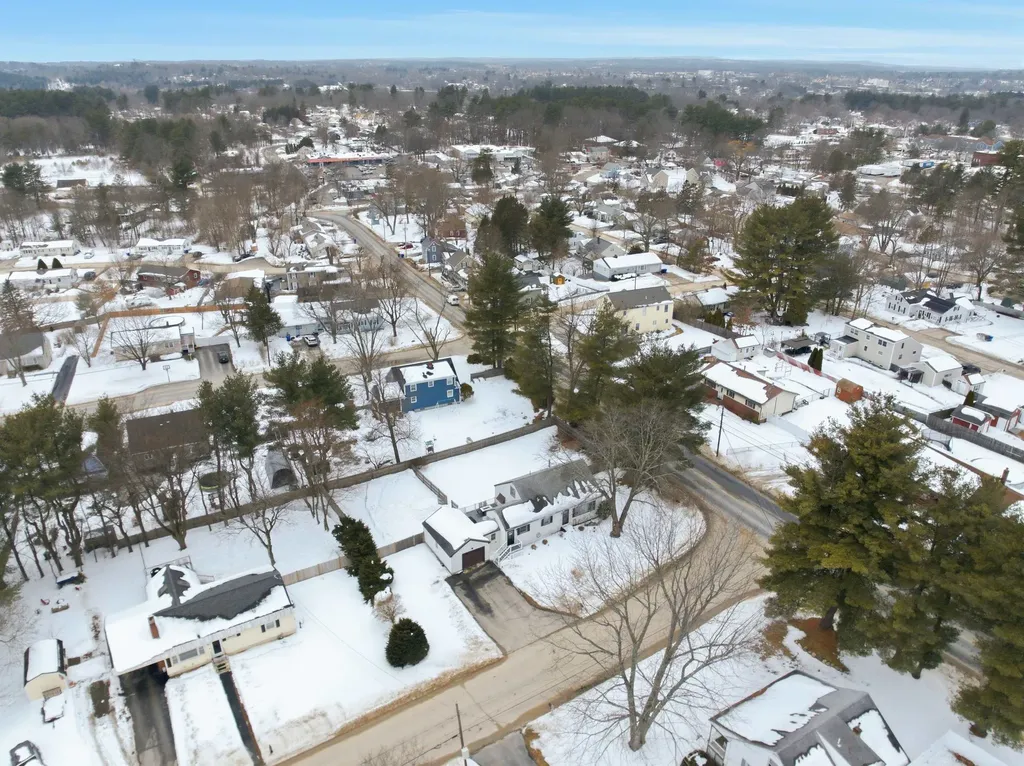 1 Lorraine Street Hudson NH 03051