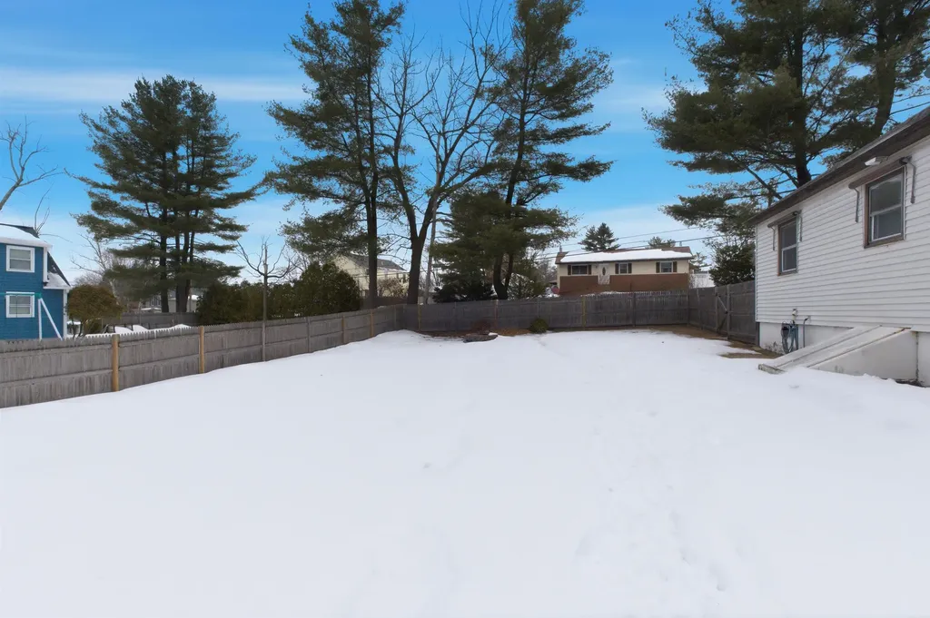 1 Lorraine Street Hudson NH 03051