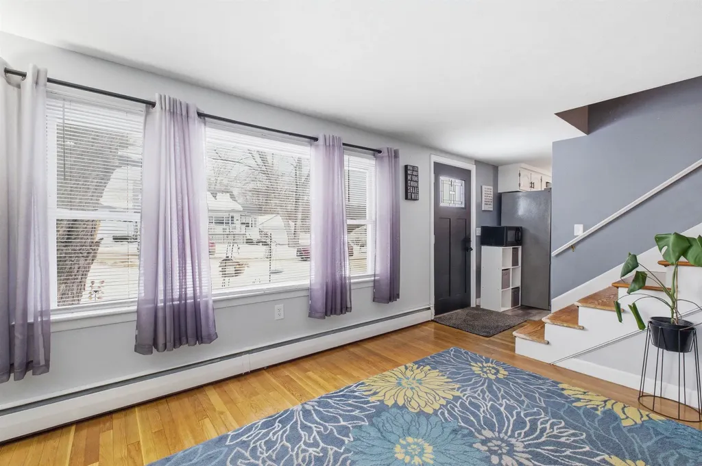 1 Lorraine Street Hudson NH 03051