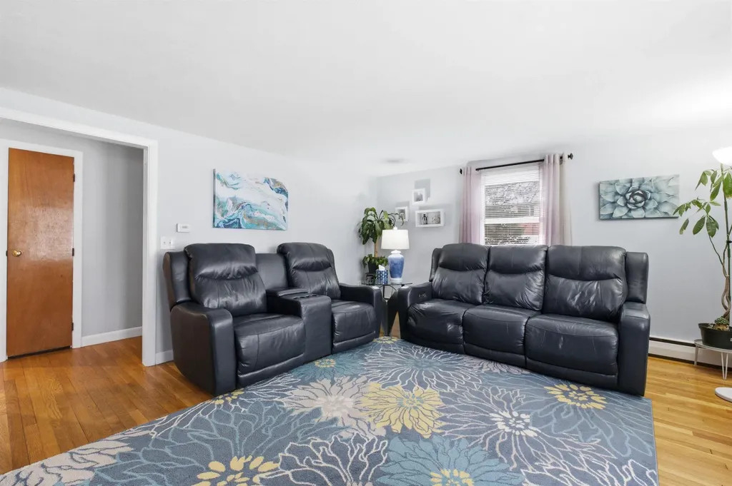 1 Lorraine Street Hudson NH 03051