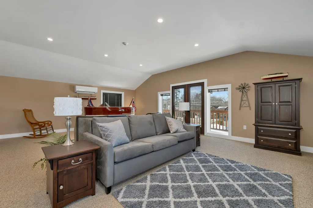 49 Glendale Place Gilford NH 03249