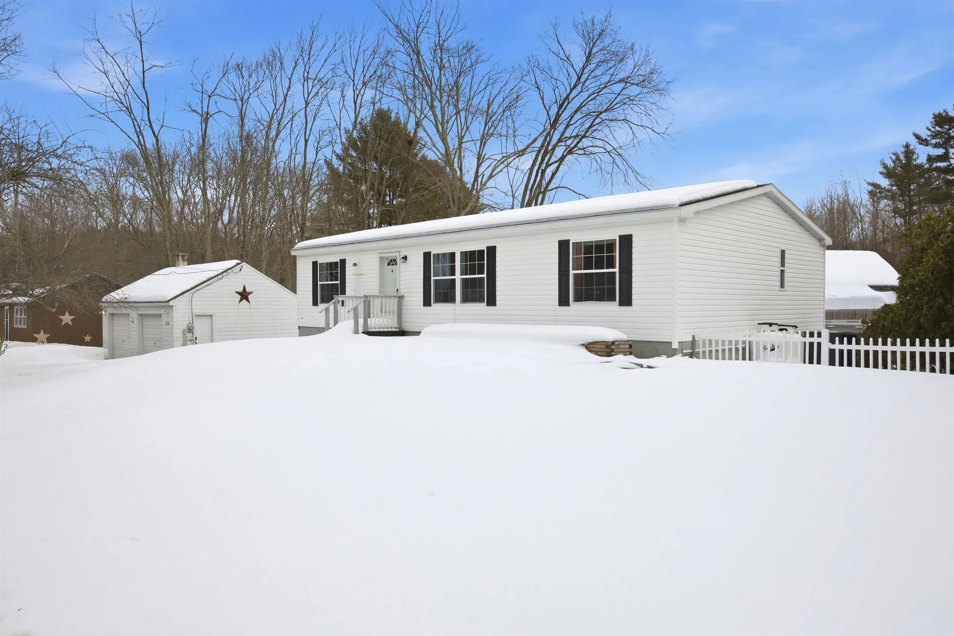 35 North River Road Epping NH 03042