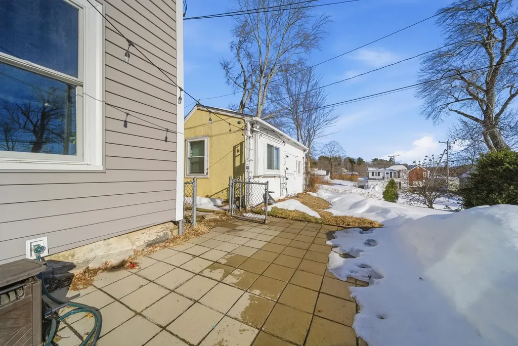 18 North Shore Road Derry NH 03038