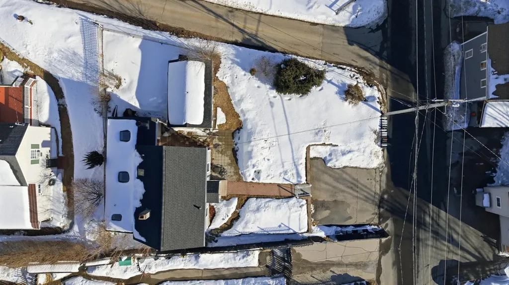 18 North Shore Road Derry NH 03038