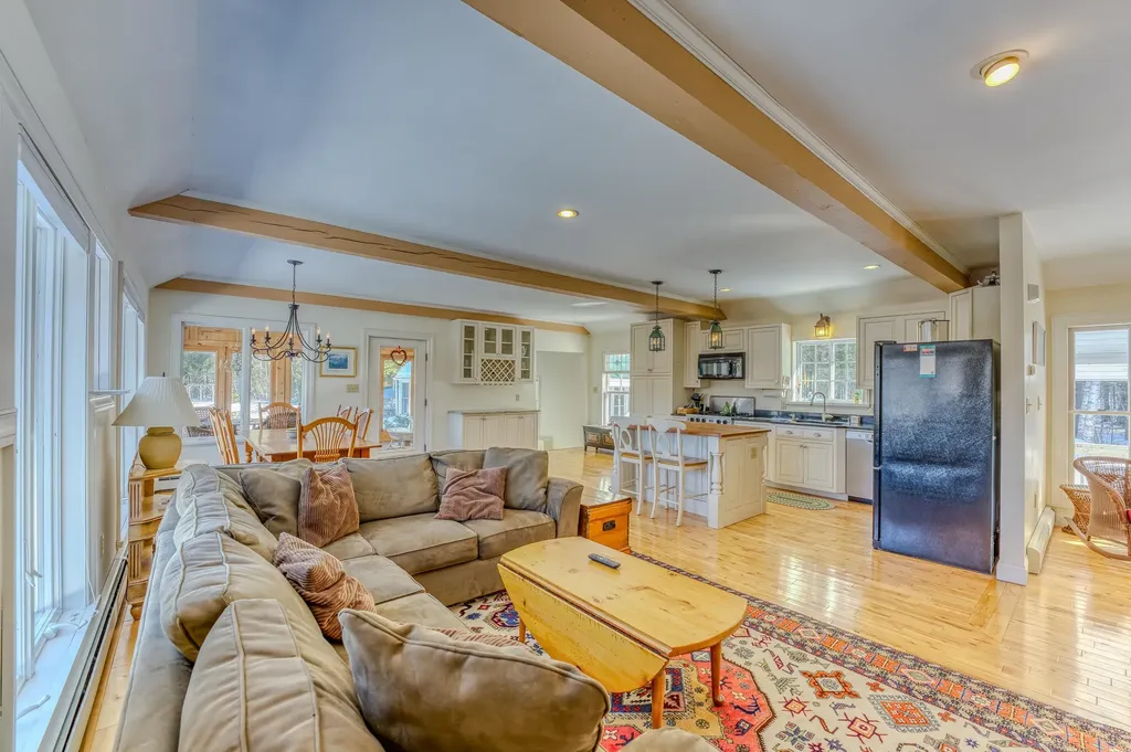 81 Meadow Lane Woodstock NH 03262