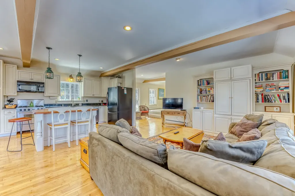 81 Meadow Lane Woodstock NH 03262