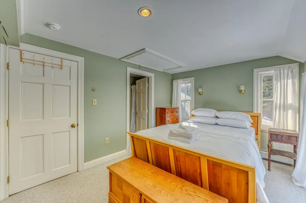 81 Meadow Lane Woodstock NH 03262