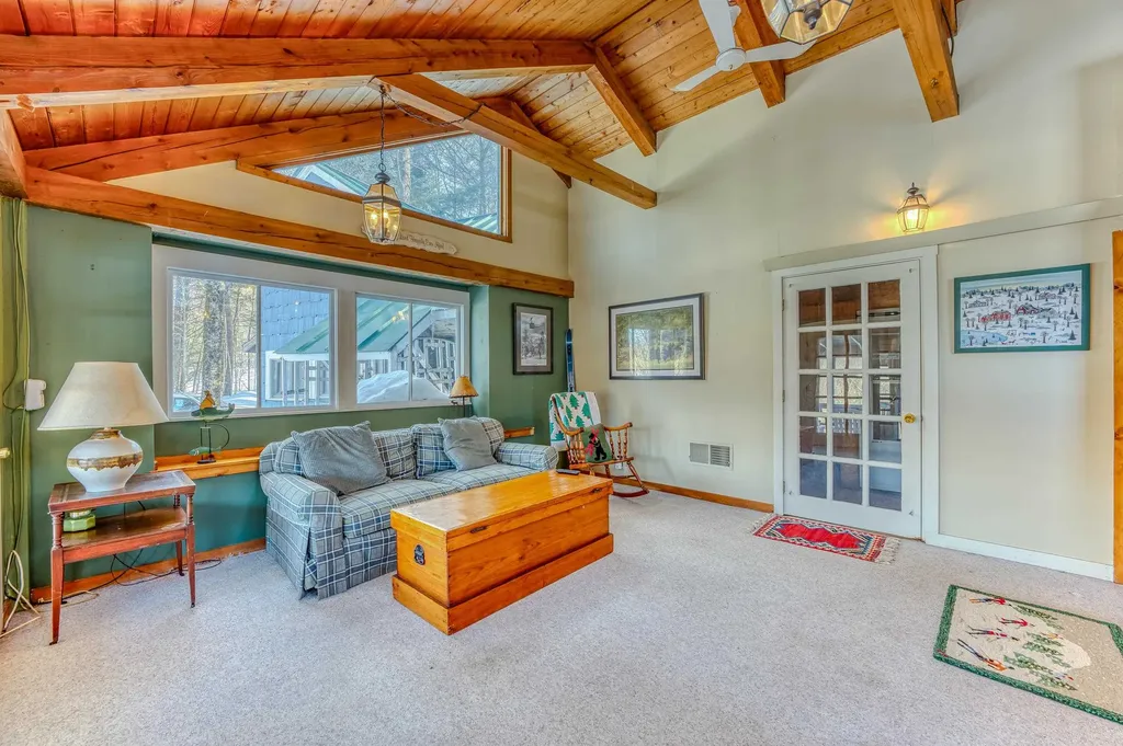 81 Meadow Lane Woodstock NH 03262