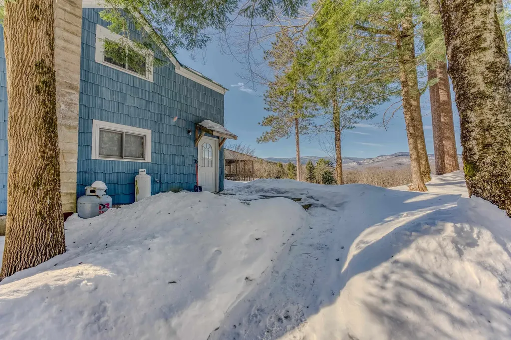 81 Meadow Lane Woodstock NH 03262