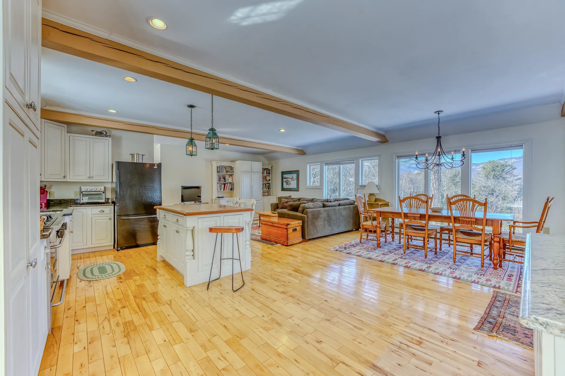 81 Meadow Lane Woodstock NH 03262