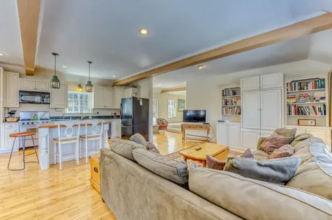 81 Meadow Lane Woodstock NH 03262