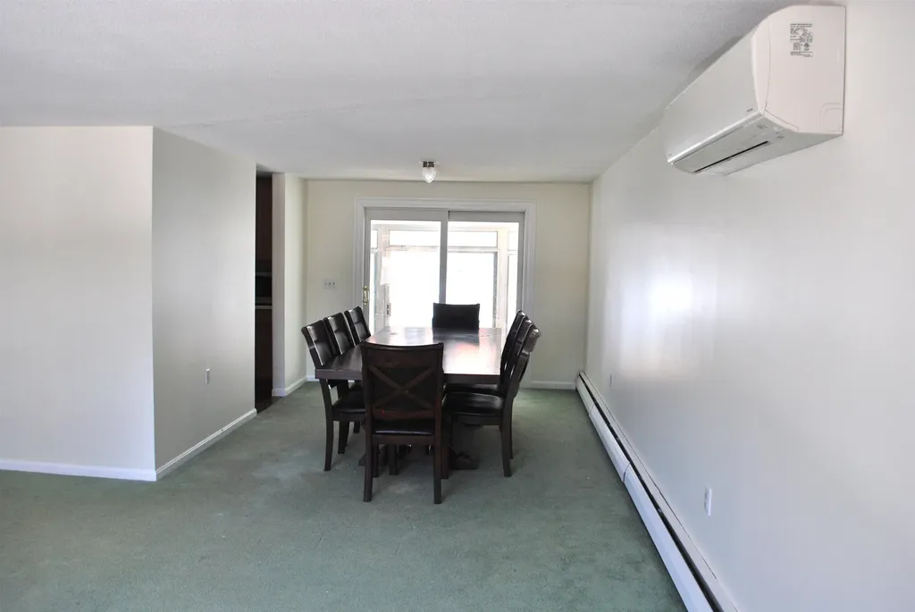 12 Oakdale Avenue Nashua NH 03062