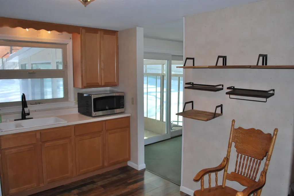 12 Oakdale Avenue Nashua NH 03062